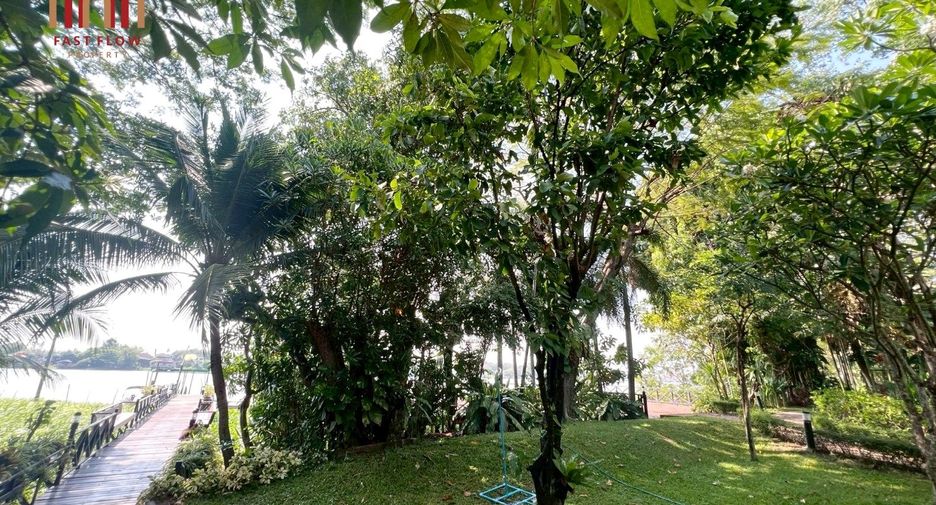 For sale 3 bedrooms condo in Pak Kret, Nonthaburi