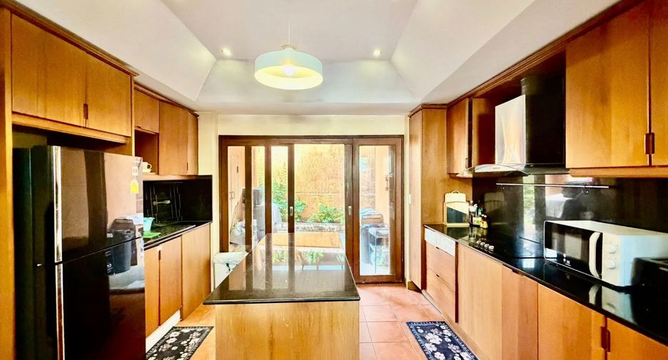 For rent 4 bedrooms villa in Jomtien, Pattaya