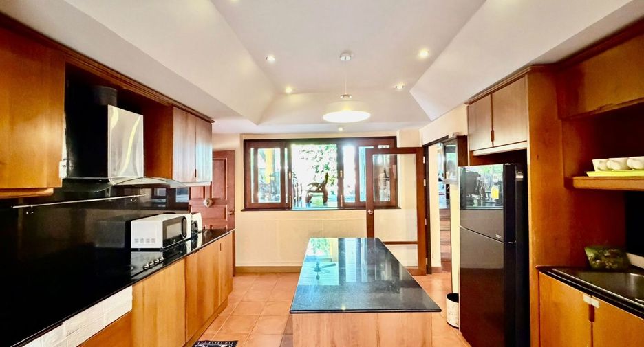 For rent 4 bedrooms villa in Jomtien, Pattaya