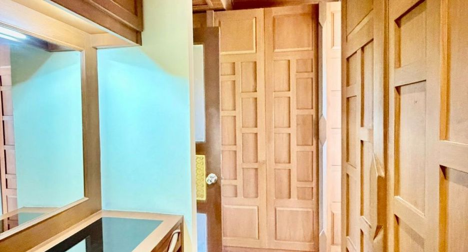 For rent 4 bedrooms villa in Jomtien, Pattaya