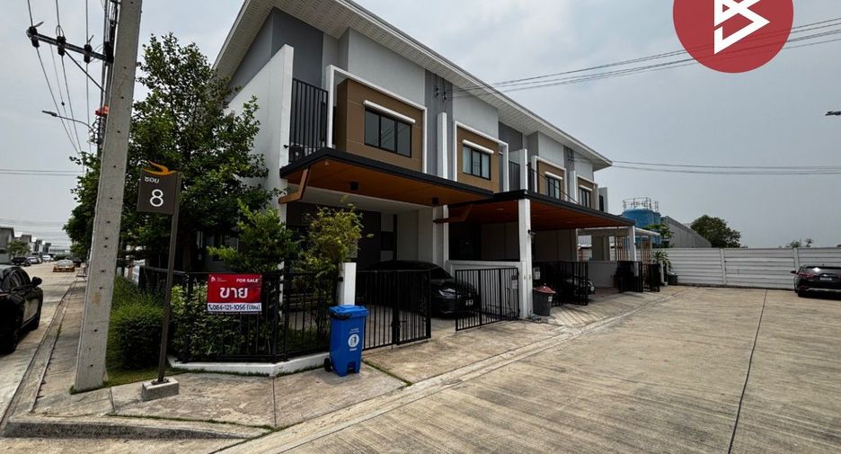 For sale 4 bedrooms townhouse in Lat Krabang, Bangkok