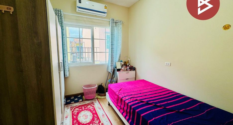 Reihenhaus zum Kauf mit 4 Zimmer in Si Racha, Chonburi