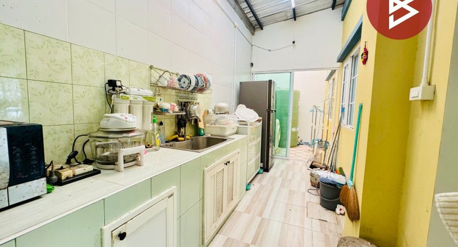 Reihenhaus zum Kauf mit 4 Zimmer in Si Racha, Chonburi