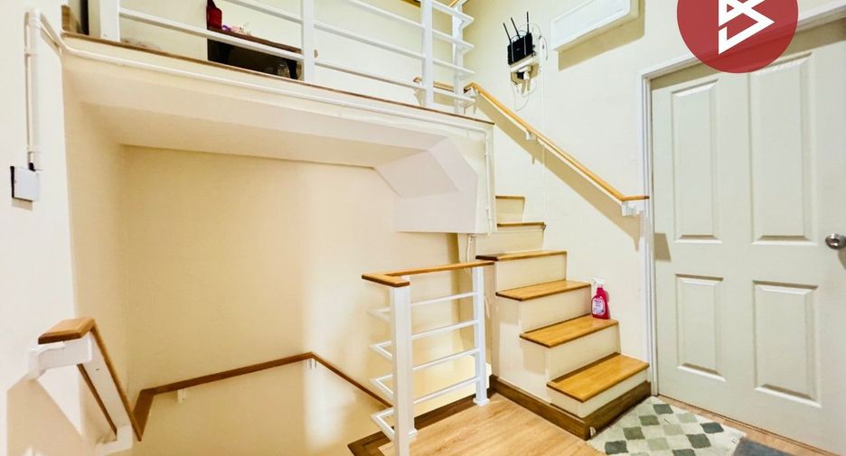 Reihenhaus zum Kauf mit 4 Zimmer in Si Racha, Chonburi