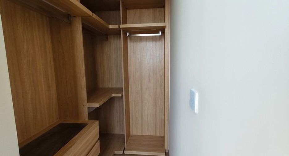 Продажа 2 спальни кондо в Щаттхана, Бангкок