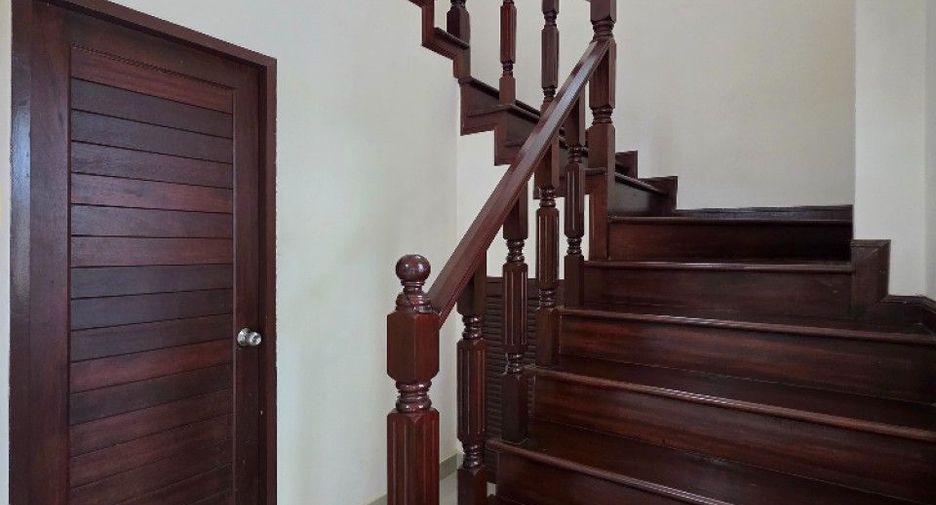 For sale 3 bedrooms house in Mueang Chon Buri, Chonburi