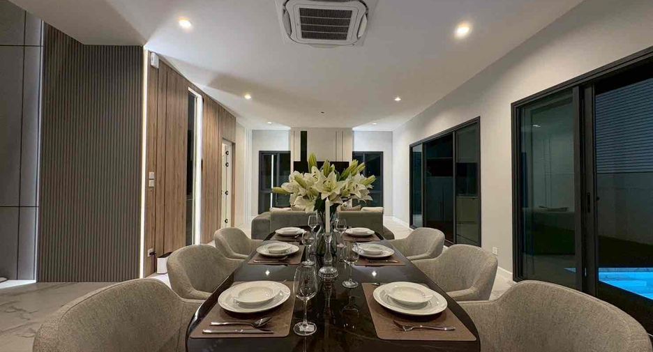 For rent 4 bedrooms villa in Bang Lamung, Chonburi