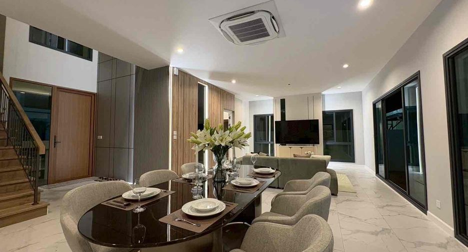 For rent 4 bedrooms villa in Bang Lamung, Chonburi