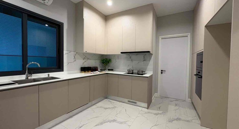 For rent 4 bedrooms villa in Bang Lamung, Chonburi