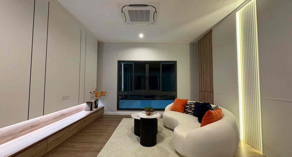 For rent 4 bedrooms villa in Bang Lamung, Chonburi