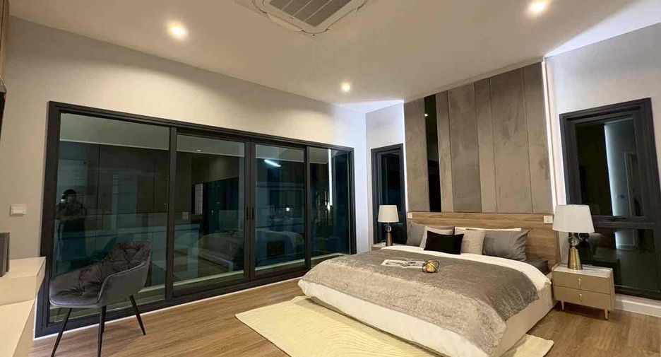 For rent 4 bedrooms villa in Bang Lamung, Chonburi