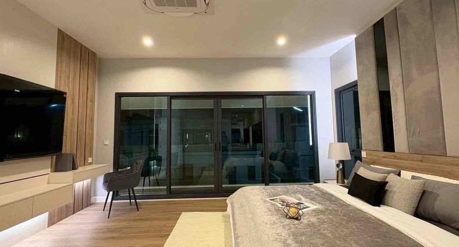 For rent 4 bedrooms villa in Bang Lamung, Chonburi
