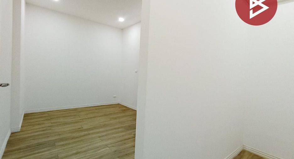 For sale 3 bedrooms townhouse in Ban Pong, Ratchaburi