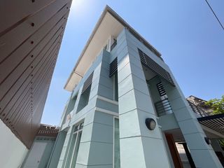 For rent 4 bedrooms house in Huai Khwang, Bangkok