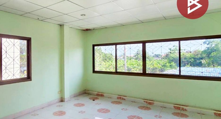 Gewerbefläche zum Kauf mit 3 Zimmer in Mueang Rayong, Rayong
