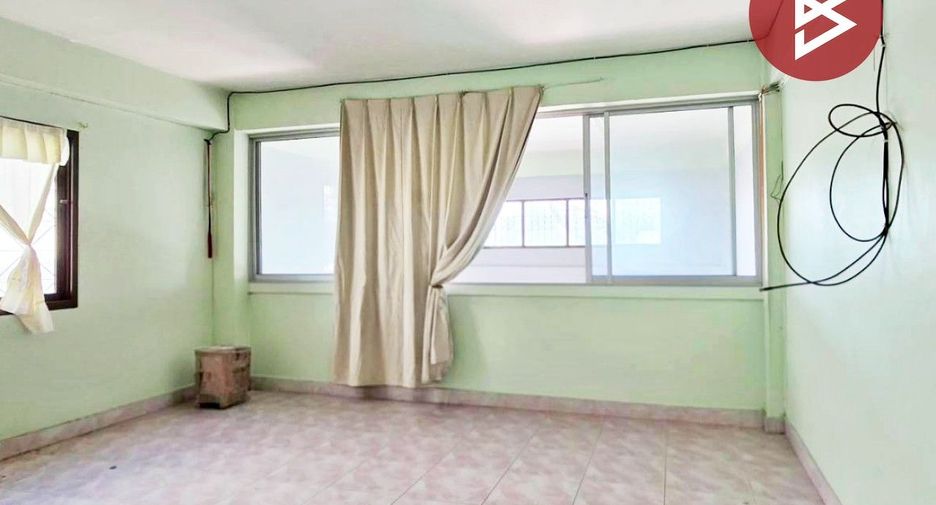 Gewerbefläche zum Kauf mit 3 Zimmer in Mueang Rayong, Rayong