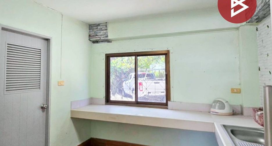 Gewerbefläche zum Kauf mit 3 Zimmer in Mueang Rayong, Rayong
