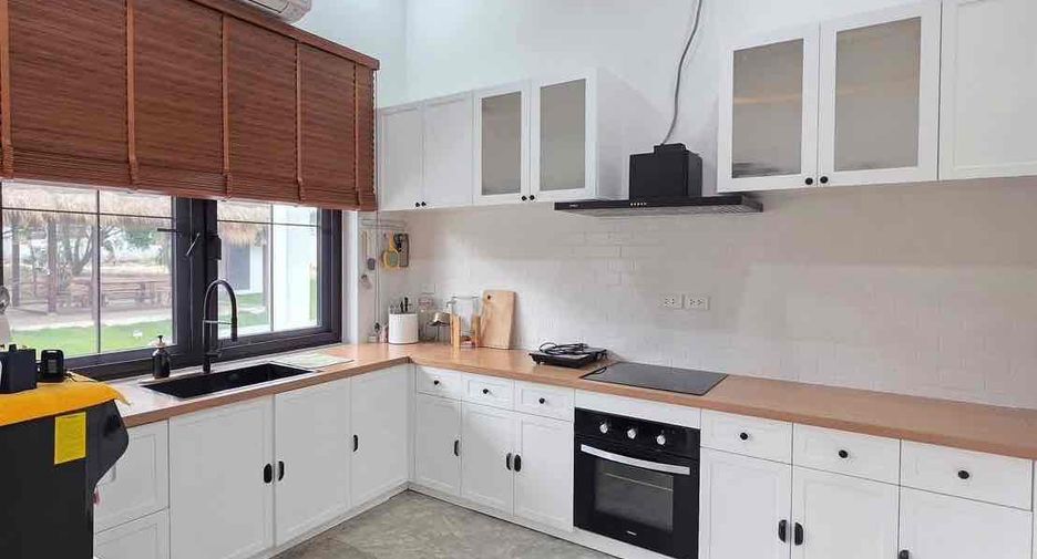 Villa en alquiler de 4 habitaciones en Sattahip, Chonburi