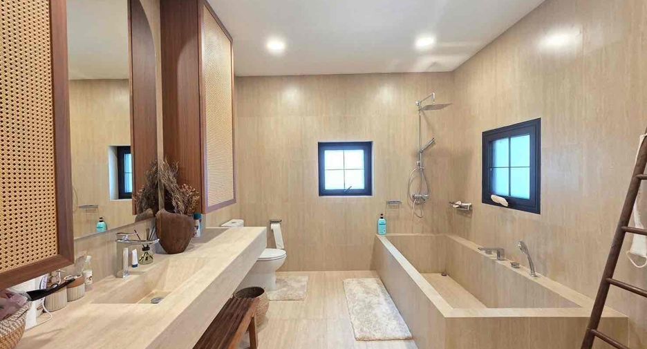 Villa en alquiler de 4 habitaciones en Sattahip, Chonburi