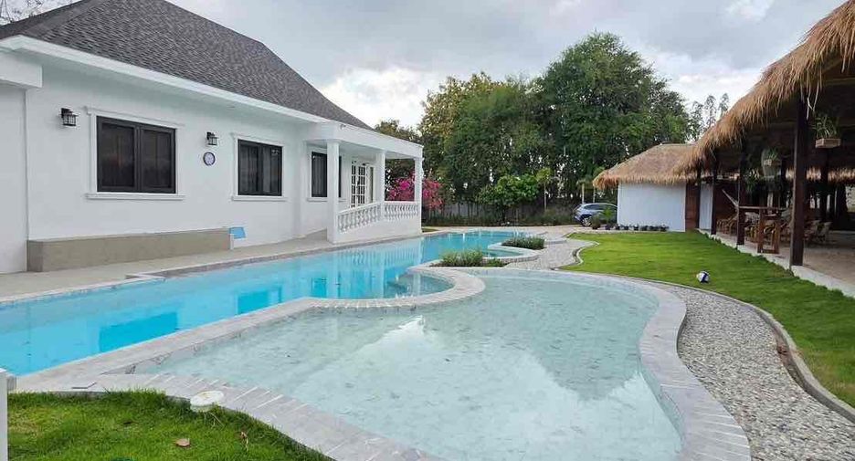 Villa en alquiler de 4 habitaciones en Sattahip, Chonburi