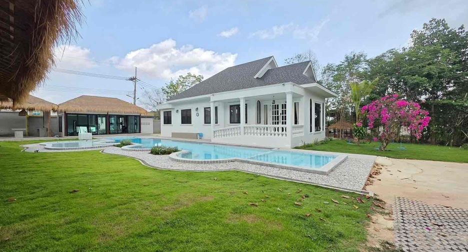 Villa en alquiler de 4 habitaciones en Sattahip, Chonburi