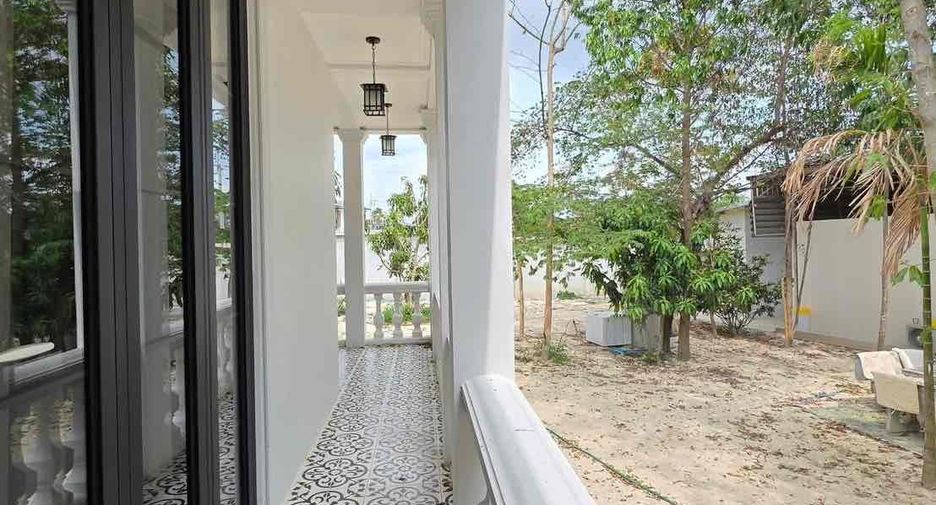 Villa en alquiler de 4 habitaciones en Sattahip, Chonburi