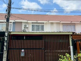 Casa adosada en venta de 3 habitaciones en Mueang Samut Prakan, Samut Prakan
