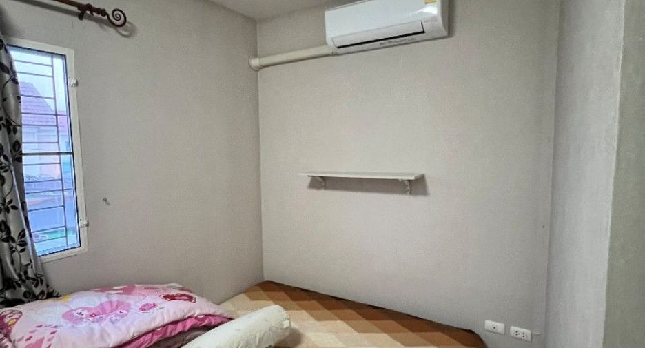 Casa adosada en venta de 3 habitaciones en Mueang Samut Prakan, Samut Prakan