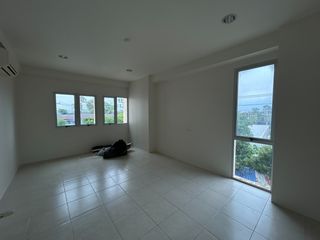 For sale 1 bed condo in Si Racha, Chonburi