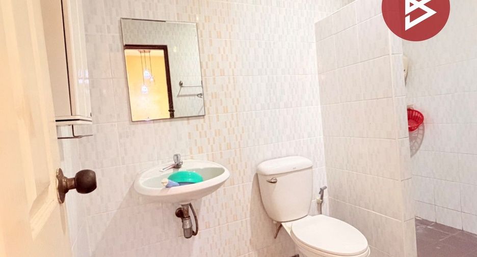 Продажа 3 спальни таунхаус в Si Racha, Чонбури