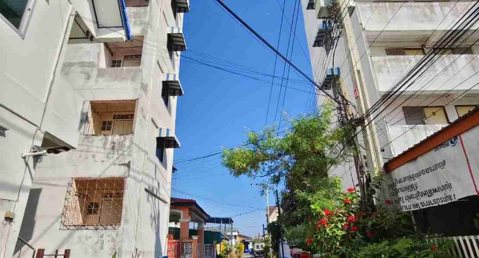For sale 1 bed apartment in Bang Phli, Samut Prakan