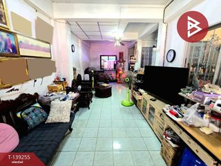 Casa adosada en venta de 3 habitaciones en Thung Khru, Bangkok