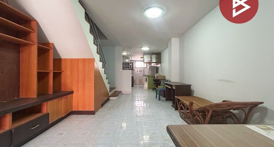 À vendre 2 chambres maison de ville à Phra Pradaeng, Samut Prakan