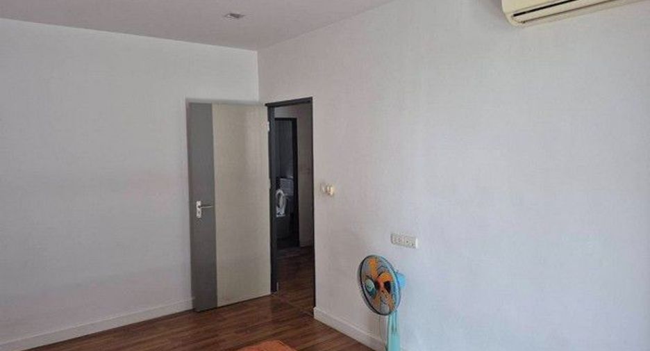 Casa en alquiler de 3 habitaciones en Chatuchak, Bangkok