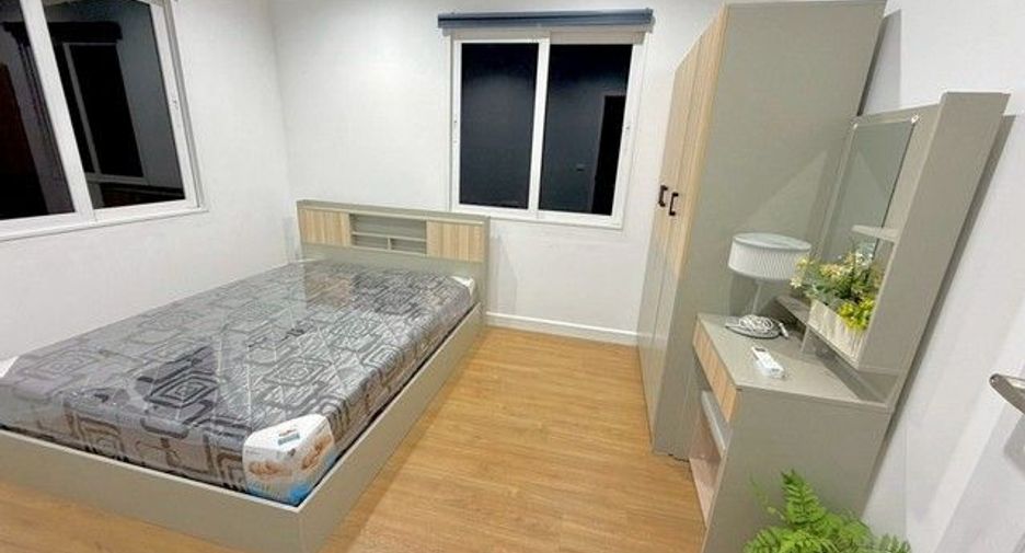 Casa en alquiler de 4 habitaciones en Thanyaburi, Pathum Thani
