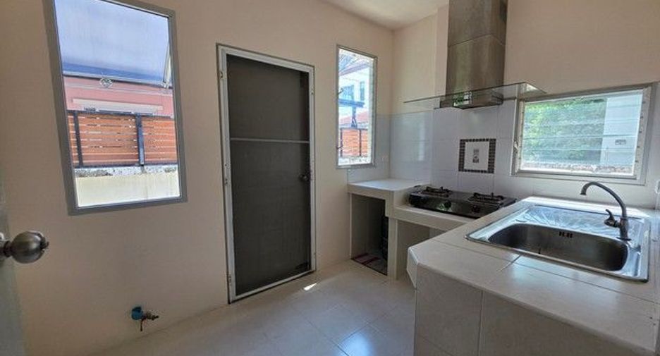 For rent 3 bedrooms house in Nong Chok, Bangkok