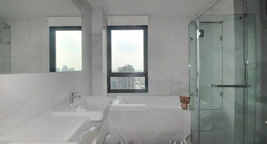 Wohnung zur Miete und zum Kauf mit 2 Zimmer in Watthana, Bangkok