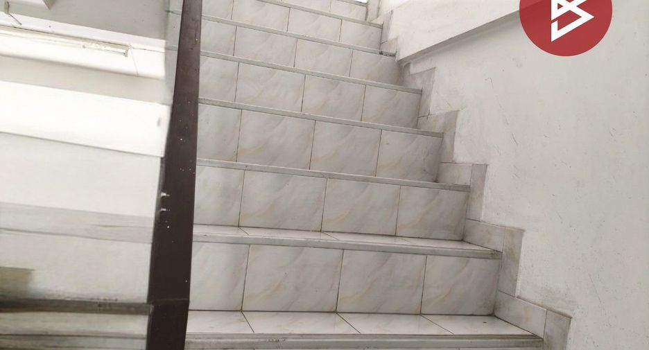 Продажа 1 кровать торговое помещение в Лат Крабанг, Бангкок