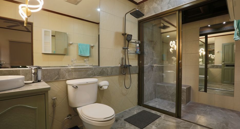 Haus zur Miete mit 3 Zimmer in Sattahip, Chonburi