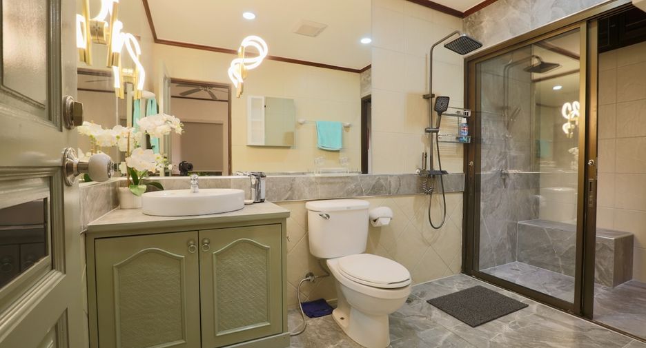 Haus zur Miete mit 3 Zimmer in Sattahip, Chonburi