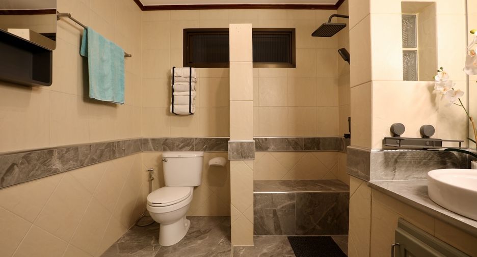 Haus zur Miete mit 3 Zimmer in Sattahip, Chonburi