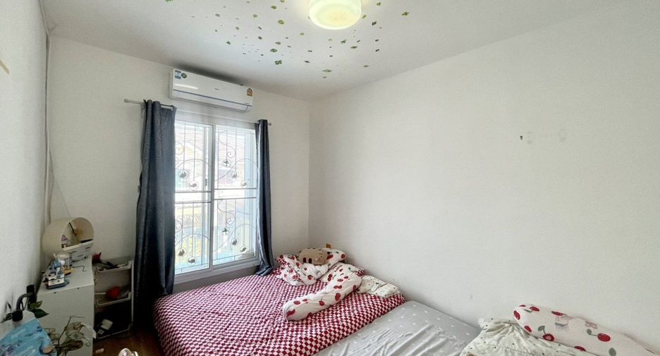 For sale 3 bedrooms townhouse in Nong Khaem, Bangkok
