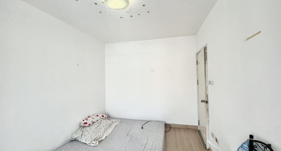 For sale 3 bedrooms townhouse in Nong Khaem, Bangkok