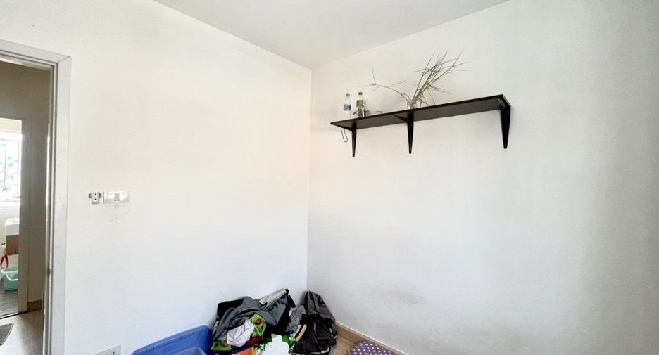 For sale 3 bedrooms townhouse in Nong Khaem, Bangkok