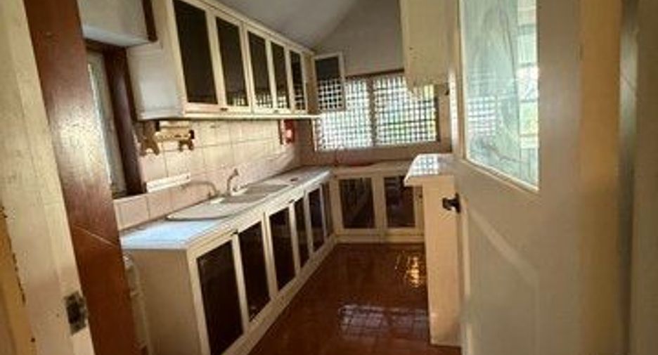 For rent 2 bedrooms house in Wang Thonglang, Bangkok