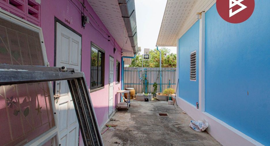 For sale 4 bedrooms house in Mueang Samut Prakan, Samut Prakan