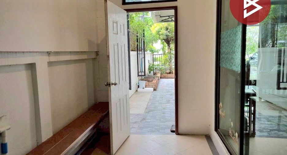 Продажа 4 спальни дом в Mueang Chon Buri, Чонбури
