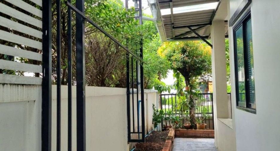 Продажа 4 спальни дом в Mueang Chon Buri, Чонбури
