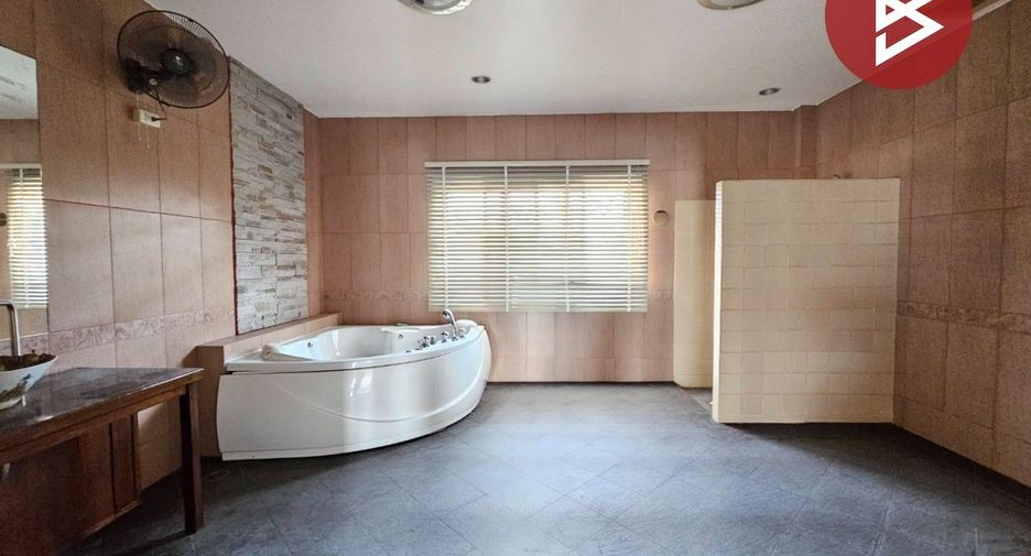 Casa en venta de 4 habitaciones en Mueang Chon Buri, Chonburi