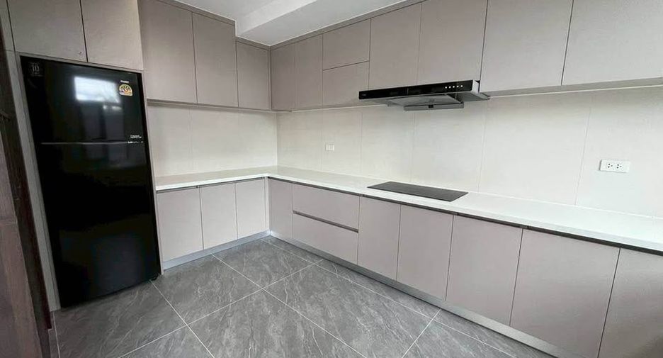 For sale 5 bedrooms villa in Bang Lamung, Chonburi
